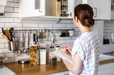From Chaos to Order: Simple Tips for an Organised Kitchen