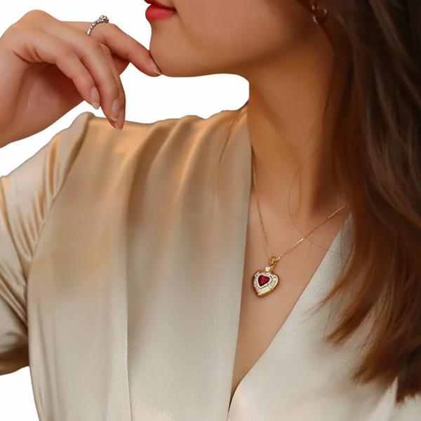Luxury Fashion Red Zircon Heart Shaped Pendant Necklace For Women Exquisite Jewelry Accessories Gift Necklaces & Pendants