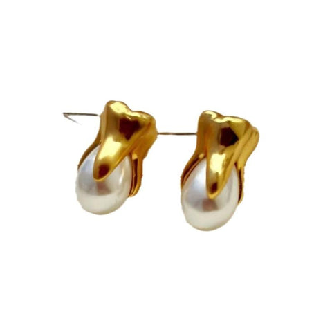 Veile Studios Abstract Facial Features Series Teeth Pearl In Copper Material Earrings
