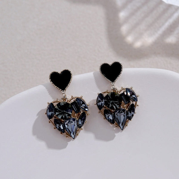 Veile Studios High Grade Black Heart Shaped For Women Fashion Commuting Style Earrings