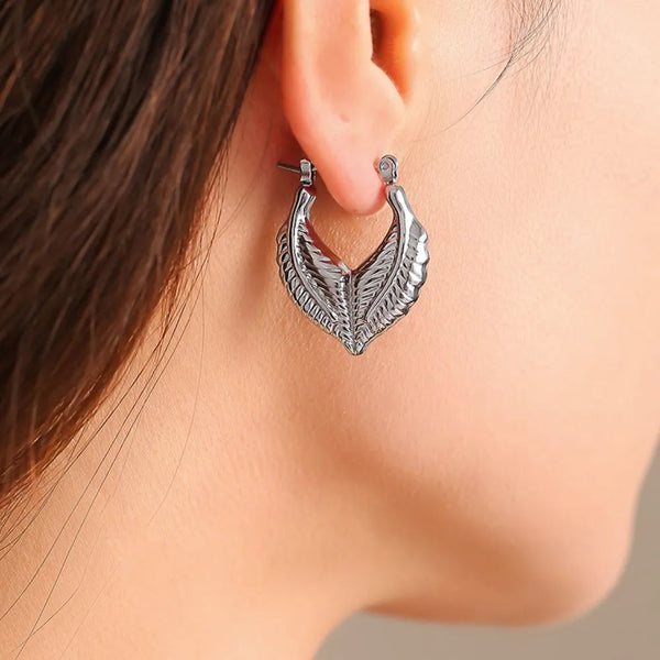 Leaf Patchwork Heart Shaped With A Niche Design And Titanium Steel Earrings