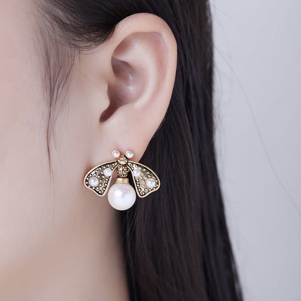 Veile Studios Middle Western Retro Three Dimensional Bee Ear Jewelry In 18K Gold Earrings