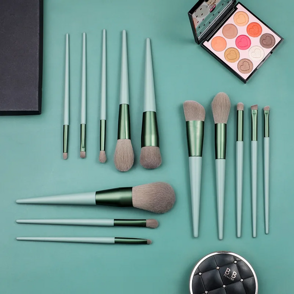 13Pcs Wooden Conical Makeup Brushes Set Long Bronzer Sculpting Highlight Eyeshadow Eyeliner Brow Lip Cosmetic Kit