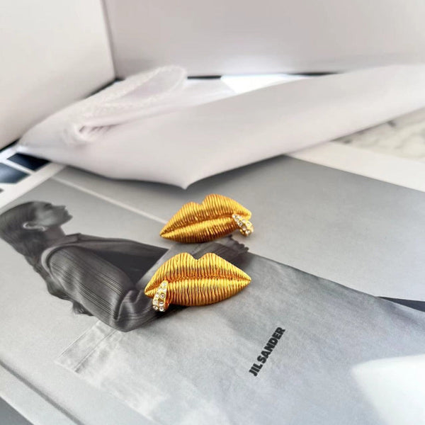 Veile Studios Abstract Mouth Diamond Buckle Copper Fashionable Personalized Earrings