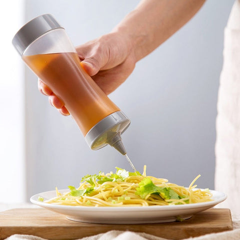 2Pcs Plastic Invertible Squeeze Bottle Kitchen Accessories Gravy Boat Sauce Vinegar Oil Ketchup Dispenser
