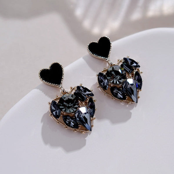 Veile Studios High Grade Black Heart Shaped For Women Fashion Commuting Style Earrings