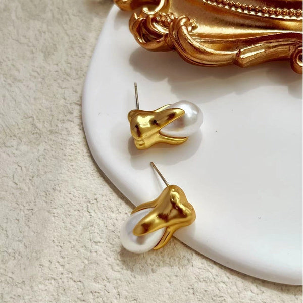 Veile Studios Abstract Facial Features Series Teeth Pearl In Copper Material Earrings