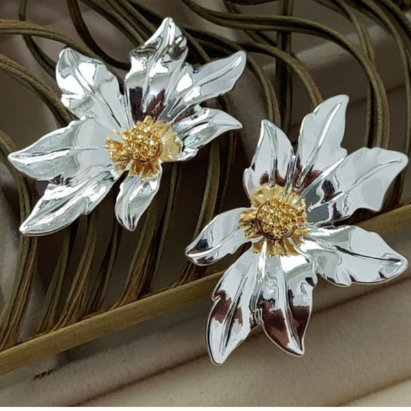 Personalized Fashionable High End With Floral Design In Zinc Alloy Earrings