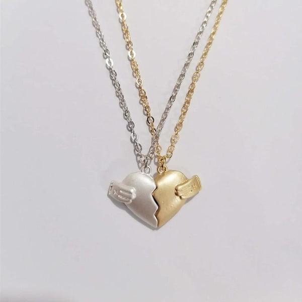Veile Studios Creative Mag Net Love Necklace 2Pcs Heartbroken Shape Men And Women Necklaces & Pendants