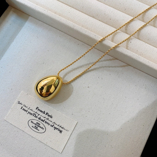 Veile Studios French Retro American Niche Design Egg Shaped Water Drop Pendant Necklace Necklaces & Pendants