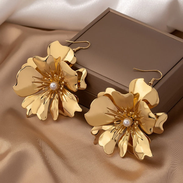 Veile Studios And American Light Luxury High End French Retro Petal Metal Flower Earrings
