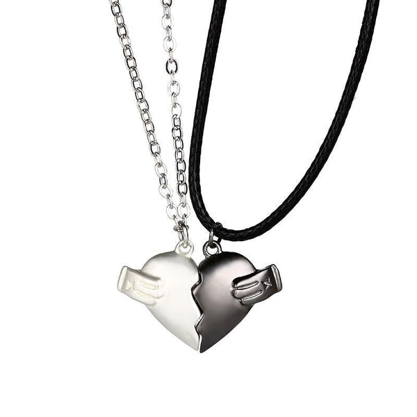 Veile Studios Creative Mag Net Love Necklace 2Pcs Heartbroken Shape Men And Women Necklaces & Pendants