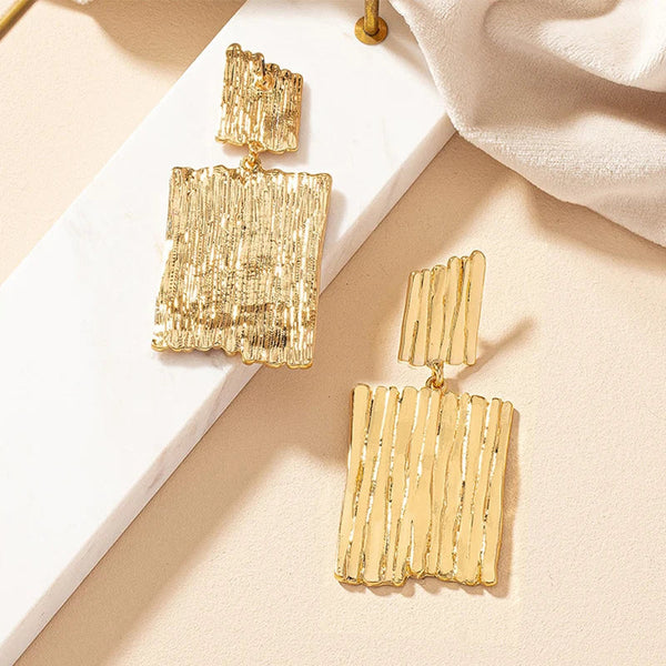 Veile Studios Exaggerated Large Gold With Vertical Patterns In Alloy Fashionable Style Earrings