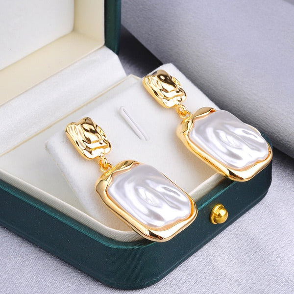 Veile Studios Elegant Square Pleated Light Luxury Niche Personality Retro Design Earrings