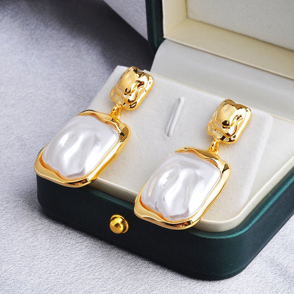 Veile Studios Elegant Square Pleated Light Luxury Niche Personality Retro Design Earrings
