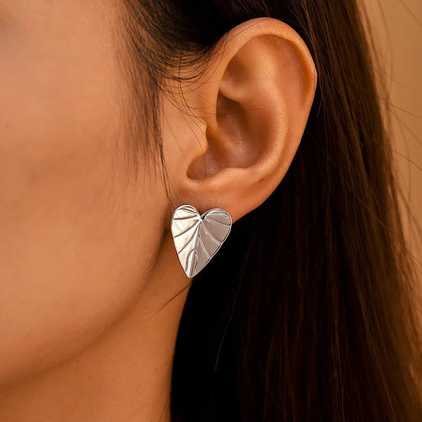 Love Leaf Pattern Stainless Steel Pvd Electroplated Minimalist Earrings