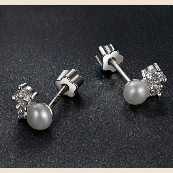 Veile Studios Silver Charm Original Freshwater Pearl Moissanite Earstuds S925 Pure Earrings