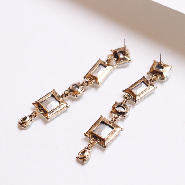 Veile Studios Elegant Socialite Geometric Irregular Sparkling Gemstone Diamond Earrings