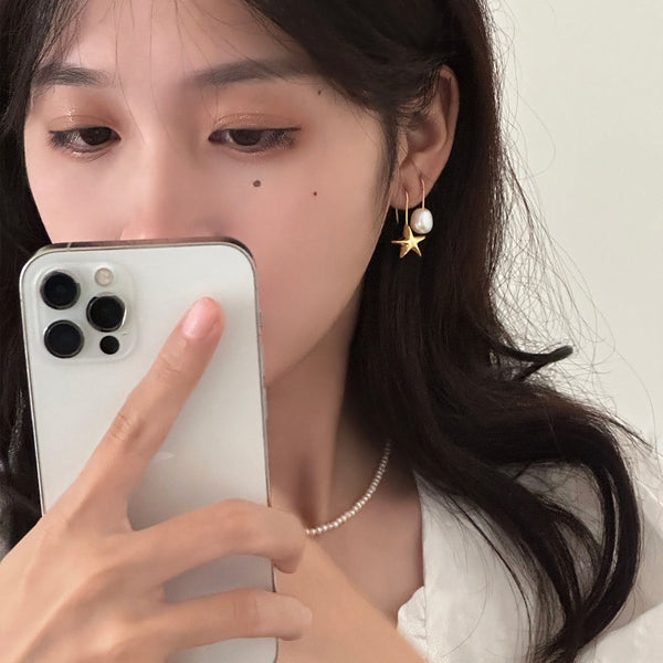 Veile Studios Retro Literary Natural Pearl Asymmetric Star Design Silver Needle Earrings