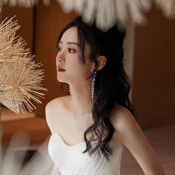 Veile Studios Elegant High End Fashion Jewellery For Women With Blue Diamonds And Copper Design Earrings