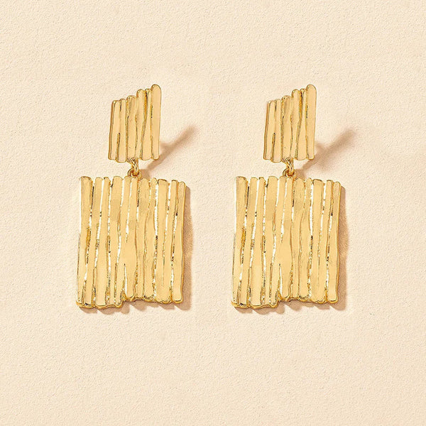 Veile Studios Exaggerated Large Gold With Vertical Patterns In Alloy Fashionable Style Earrings