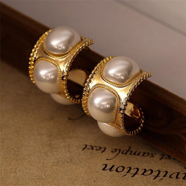 Veile Studios C Shaped Pearl Elegant Hoop Women Ladies Accessories Earrings