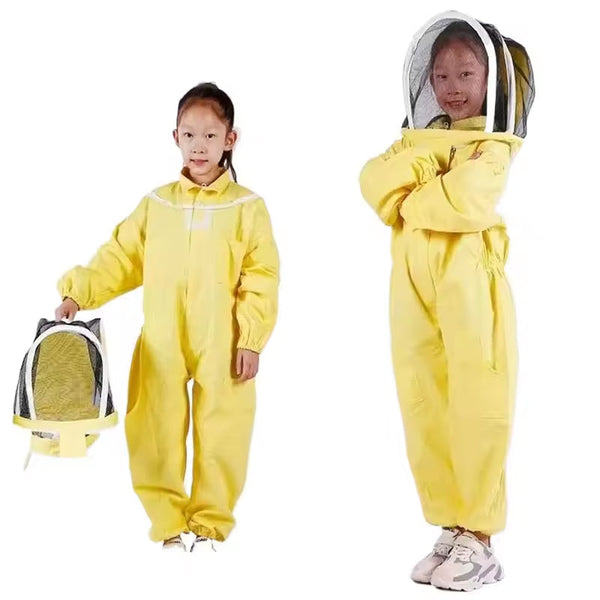 A Set Of Children's Beekeeper Suits (Breathable Type) Beekeeping Equipment And Gloves. Beekeeping Suits