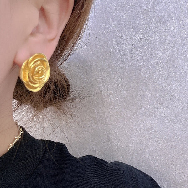 Veile Studios Retro Medal Gold Three Dimensional Rose For Everyday Wear Earrings
