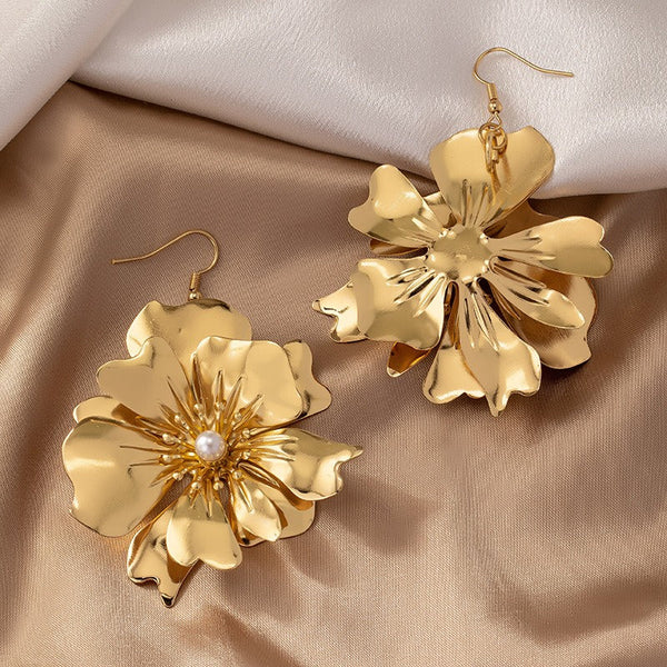 Veile Studios And American Light Luxury High End French Retro Petal Metal Flower Earrings