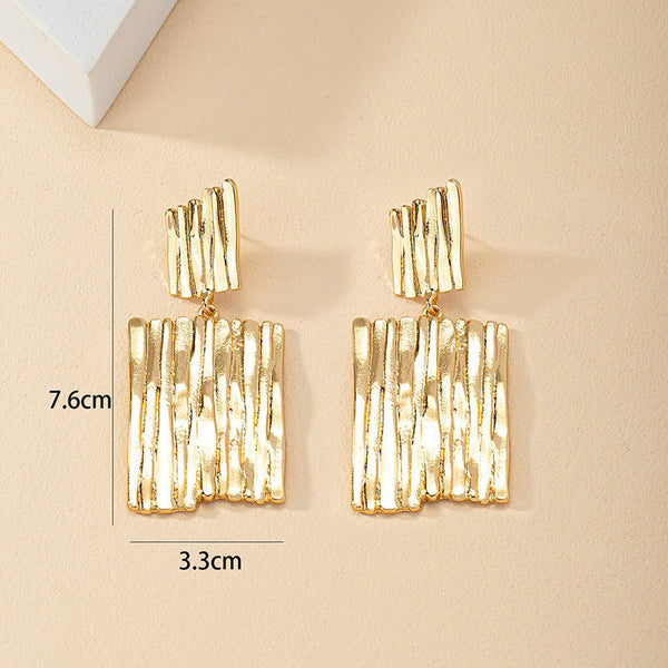Veile Studios Exaggerated Large Gold With Vertical Patterns In Alloy Fashionable Style Earrings