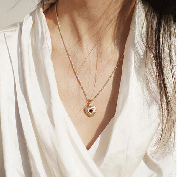 Luxury Fashion Red Zircon Heart Shaped Pendant Necklace For Women Exquisite Jewelry Accessories Gift Necklaces & Pendants