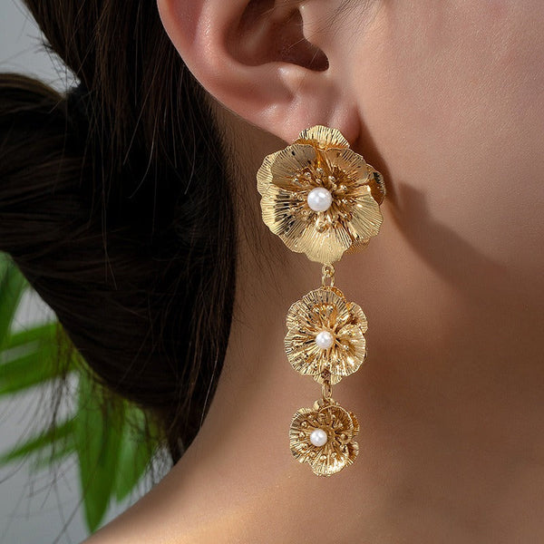 Veile Studios Flower Shaped Elegant Three Design For Fashion Commuting Earrings