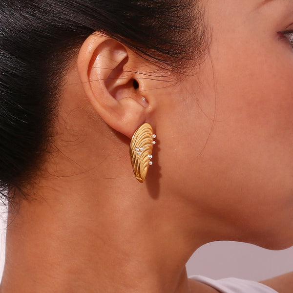 Veile Studios Shell Mussel Stainless Steel 18K Gold Plated Fashion Jewelry Earrings