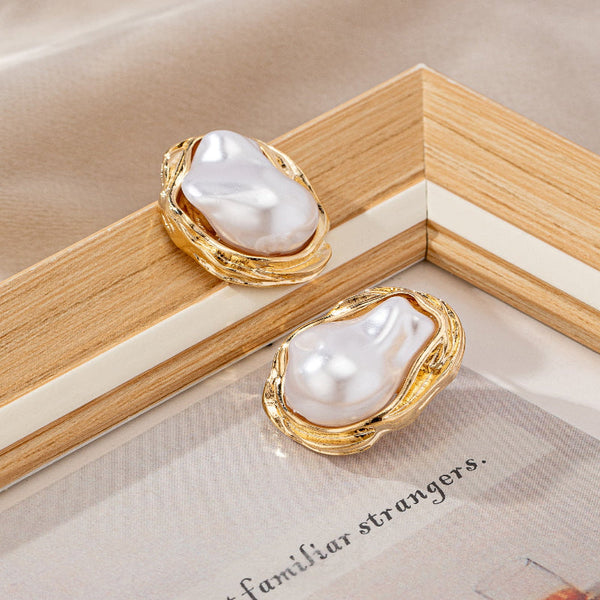 Retro Shaped Imitation Pearl For Women Exaggerated Personalized And Fashionable Design Earrings