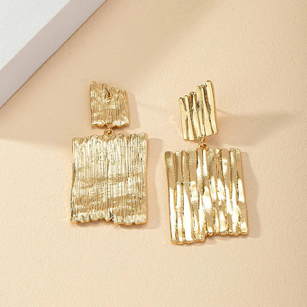 Veile Studios Exaggerated Large Gold With Vertical Patterns In Alloy Fashionable Style Earrings