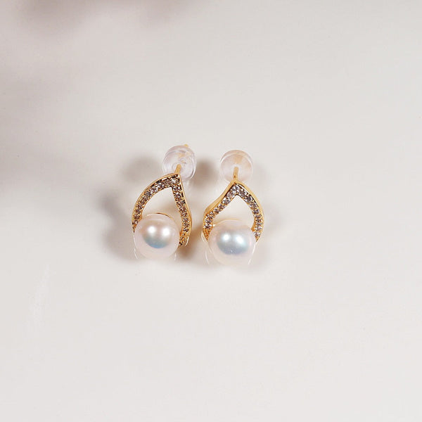 Veile Studios Silver Needle For Women With Danshui Pearl Versatile Design Earrings