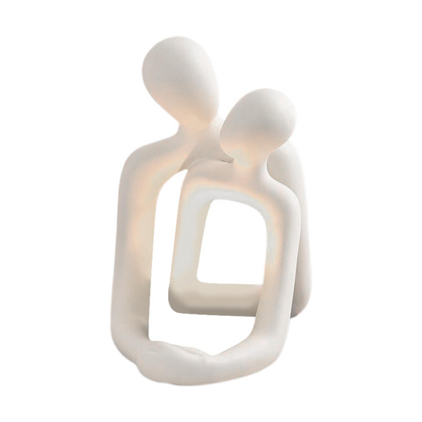 Heartwarming Loving Couple Resin Statue Modern Home Decor Accent For Gifting Ornaments & Statues