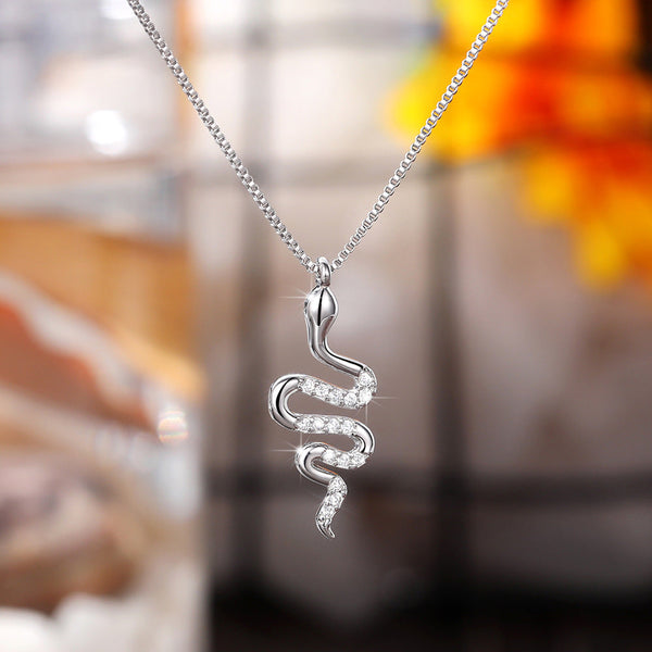 Veile Studios Fashion Lady Snake Pendant Necklace With Zirconia Stylish Party Accessories Necklaces & Pendants