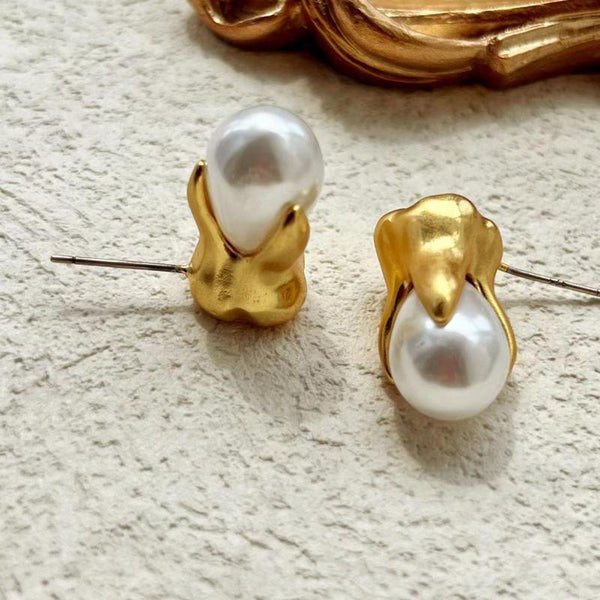 Veile Studios Abstract Facial Features Series Teeth Pearl In Copper Material Earrings