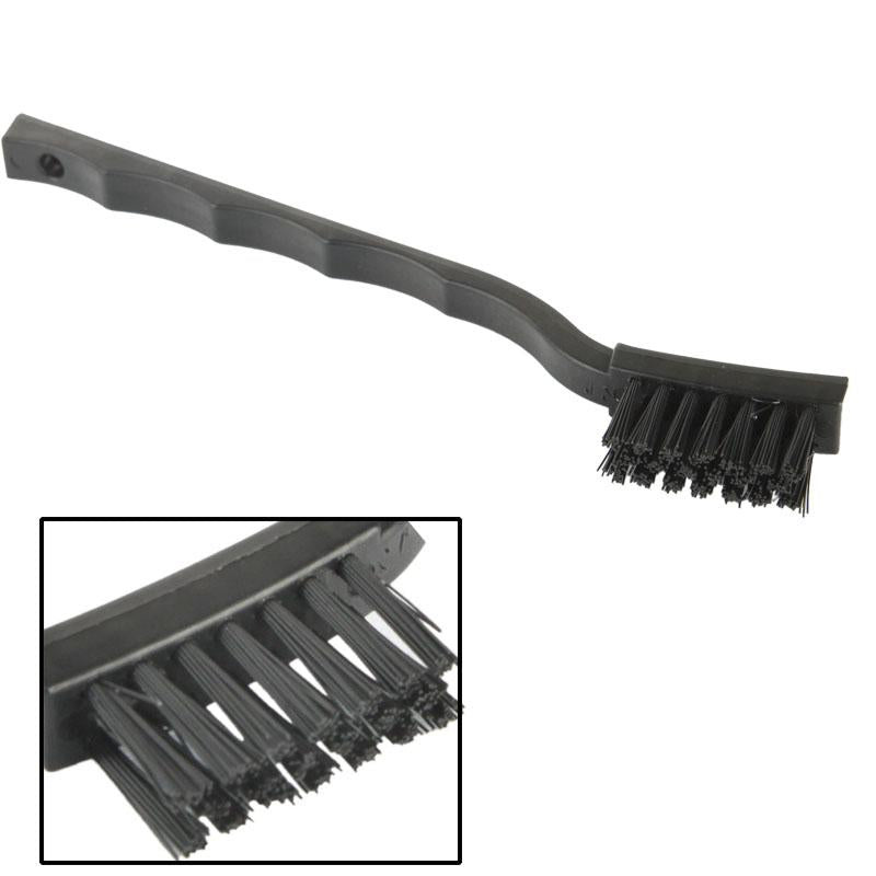 17.5 Centimetre Curved Anti Static Brush In Black For Electronic Components Brushes & Combs