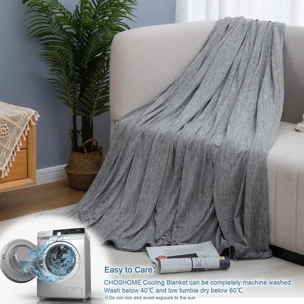2023 New Cooling Blanket Smooth Air Condition Comforter Lightweight Summer Quilt

< Blankets