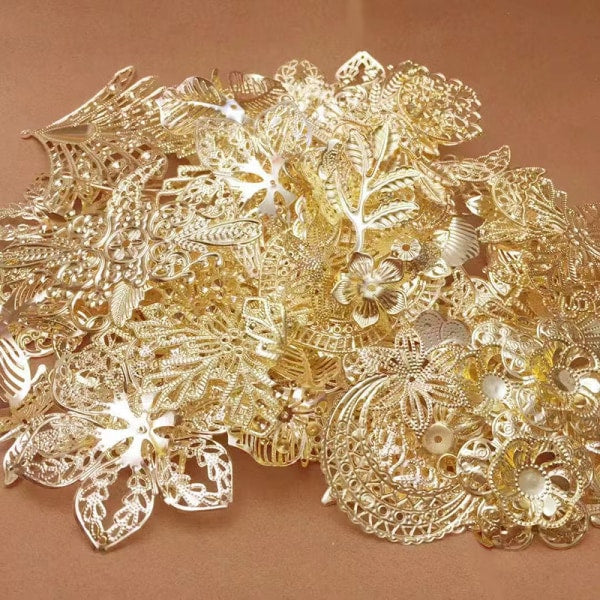 50G/Lot Mixed Metal Flower Petals Filigree Wraps Clutches White Charms & Pendants