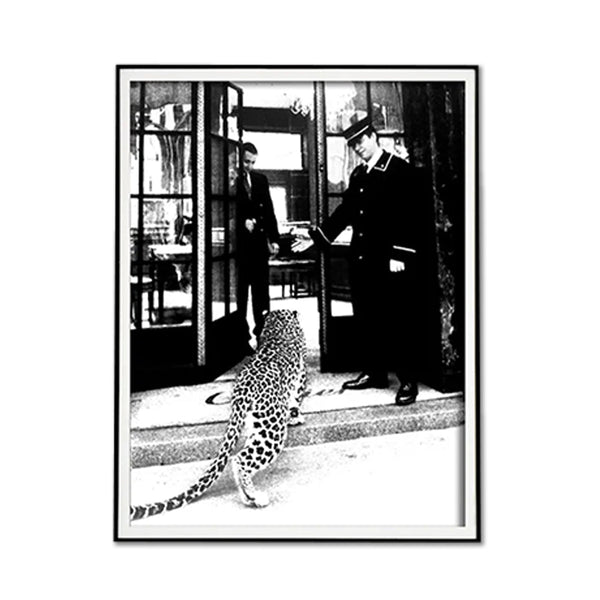 90Cmx135cm Luxury Brand Leopard Jewelry Shop Poster Black Frame Canvas Wall Art