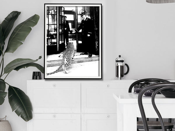 90Cmx135cm Luxury Brand Leopard Jewelry Shop Poster Black Frame Canvas Wall Art