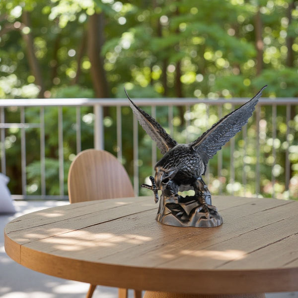 Swooping Eagle Majestic Statue Aluminum Sculpture Action Figures