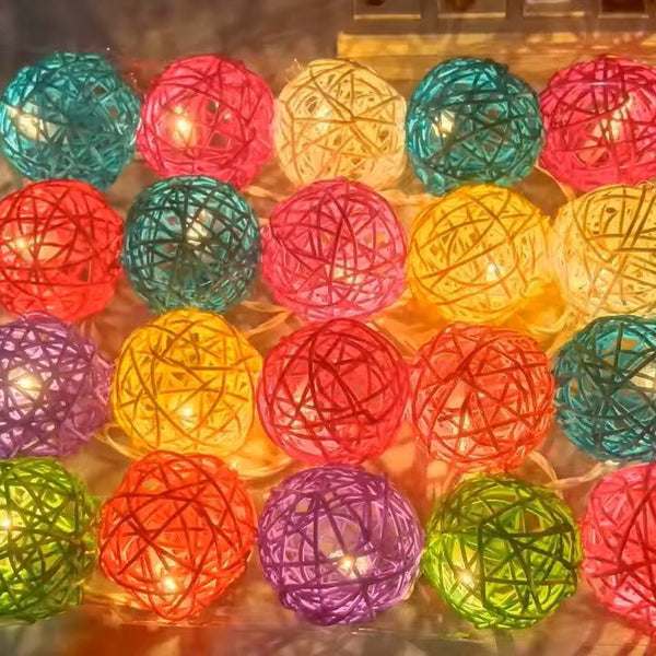 1 Set Of Multi Coloured 5Cm Rattan Cane 20 Ball Battery Powered 3M String Lights Christmas Gift Home Wedding Party Bedroom Decoration Table Centrepiec