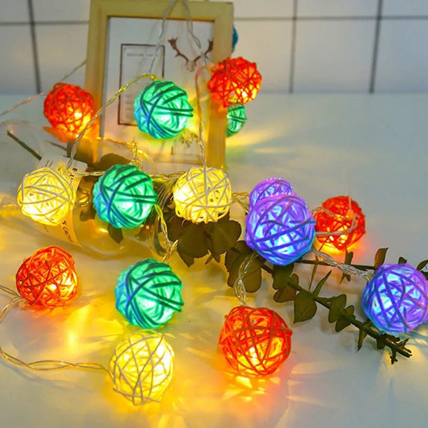 1 Set Of Multi Coloured 5Cm Rattan Cane 20 Ball Battery Powered 3M String Lights Christmas Gift Home Wedding Party Bedroom Decoration Table Centrepiec