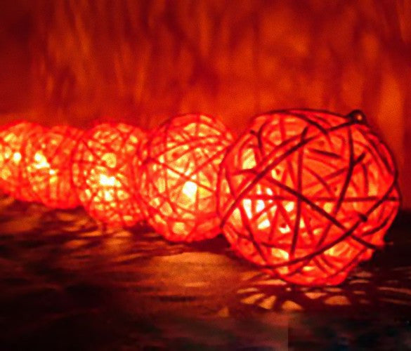 1 Set Of Red 5Cm Rattan Cane 20 Ball Battery Powered 3M String Lights Christmas Gift Home Wedding Party Bedroom Decoration Table Centrepiece Seasonal