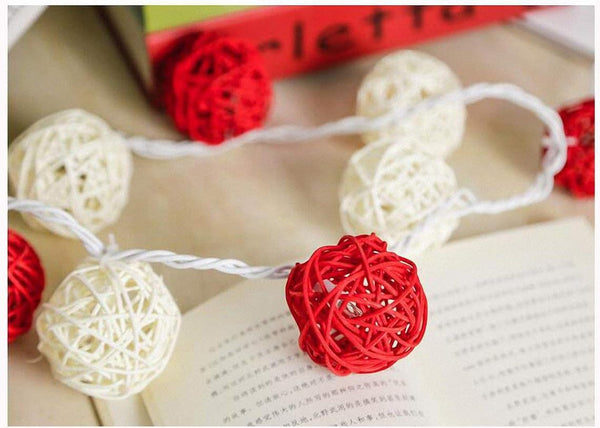 Red White 5Cm Rattan Cane 20 Ball Battery Powered 3M String Lights Christmas Gift Home Party Bedroom Decoration Table Centrepiece Seasonal Decorations