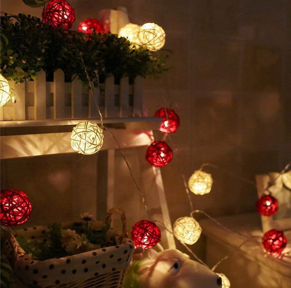 Red White 5Cm Rattan Cane 50 Ball Battery Powered 5M String Lights Christmas Gift Home Party Bedroom Decoration Table Centrepiece Seasonal Decorations